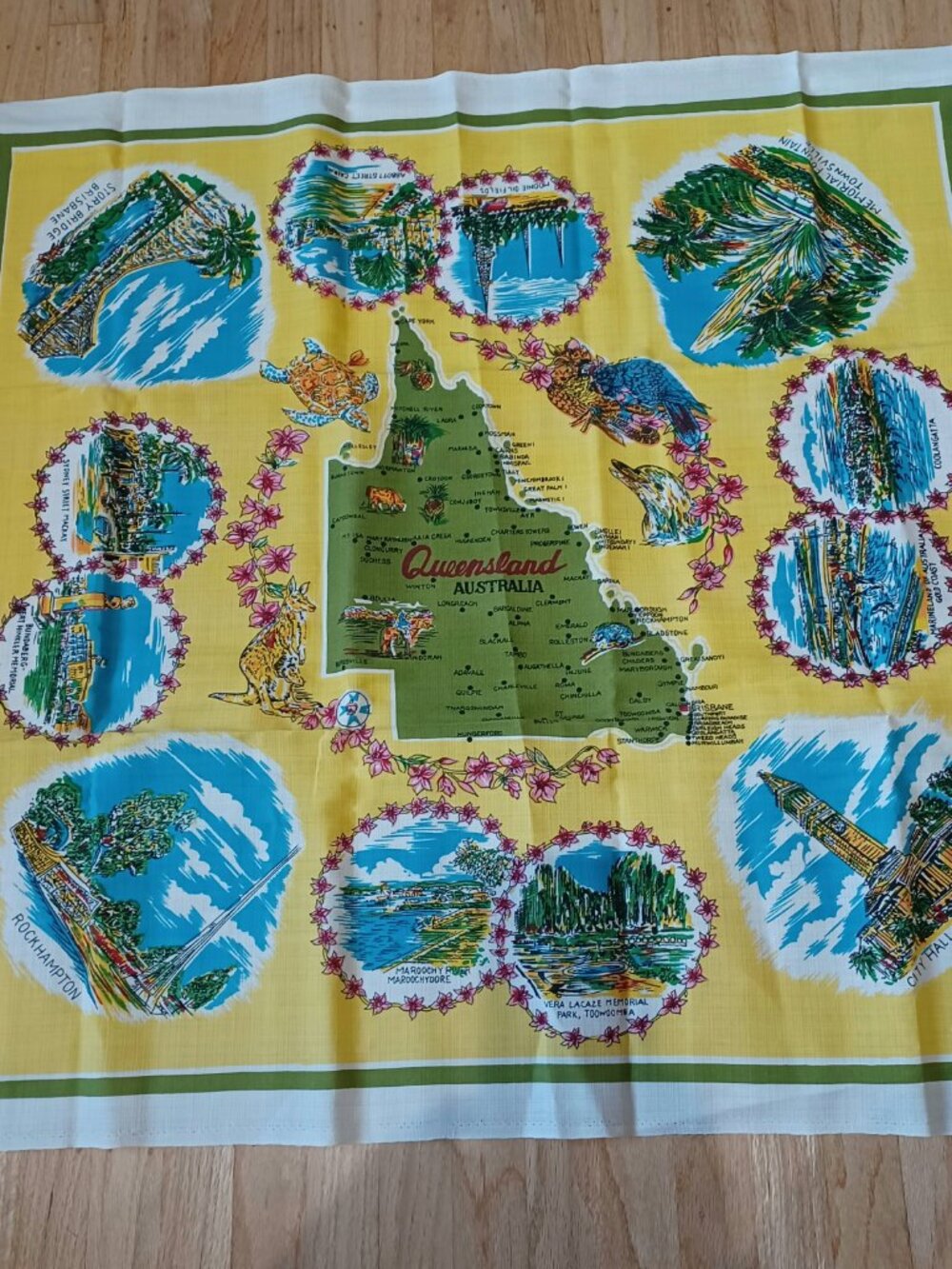 NEW Vintage Linen Australia Tablecloth or Wall Hanging, 100 % Linen. NOS